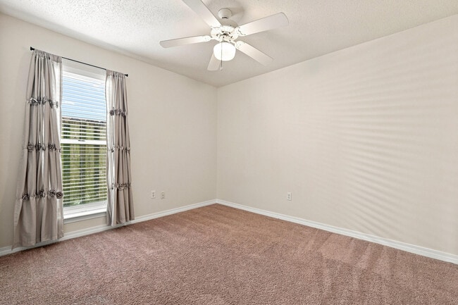 Building Photo - 148 Meadowbrook Ct