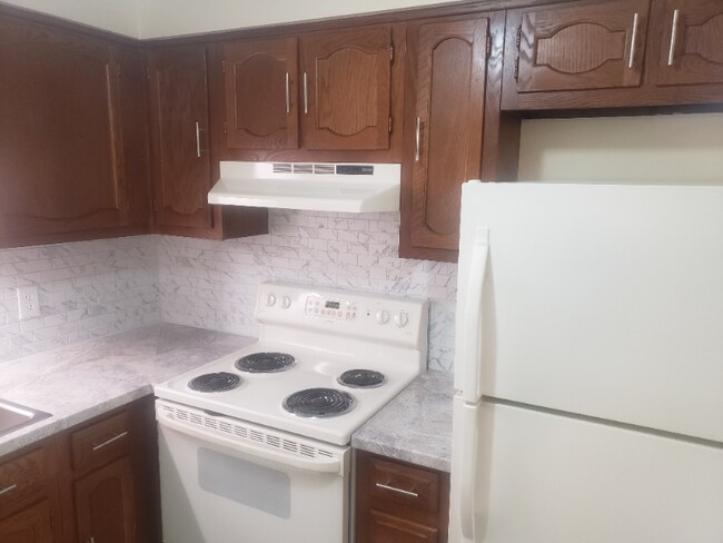 Primary Photo - 1119 Farnsworth Ave