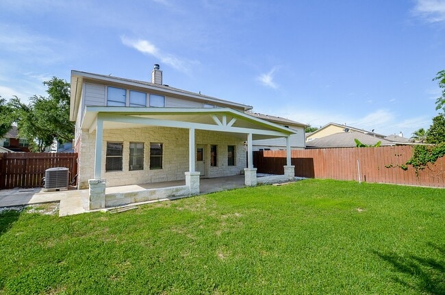 Building Photo - 13410 Cricklewood Creek Ln