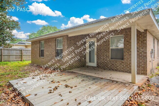 Building Photo - 202 Paschel Ave