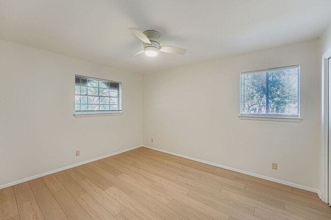 Building Photo - Ranch Style Home For Lease on Huge Lot in ...