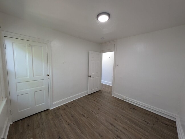 Building Photo - 904 Westcoat Pl