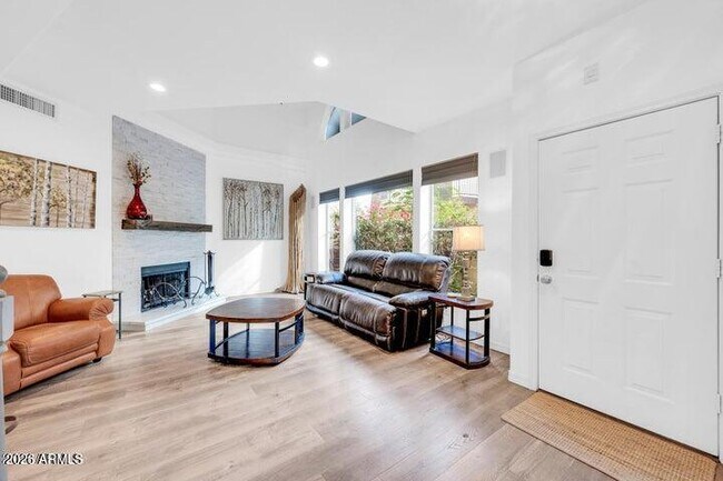 Building Photo - 8841 S 51st St