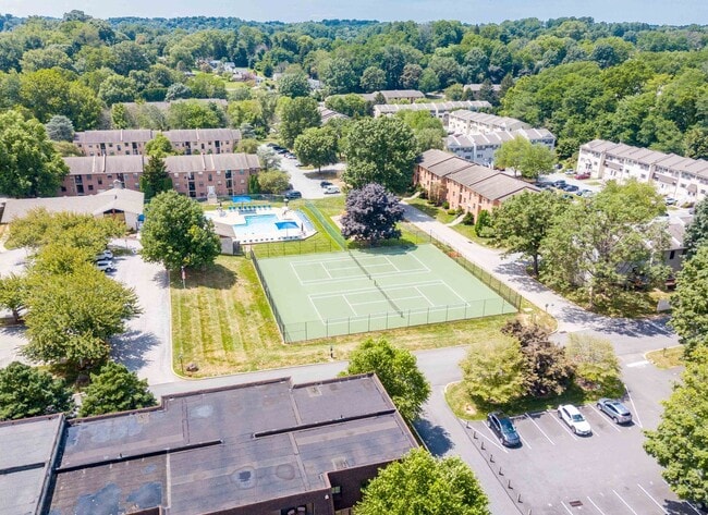 Building Photo - Private 2 Bedroom 1 Bath Condo in Goshen V...