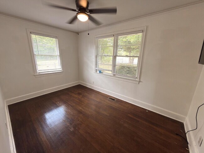 Building Photo - Updated 3BR Home Near USC + Solar Savings