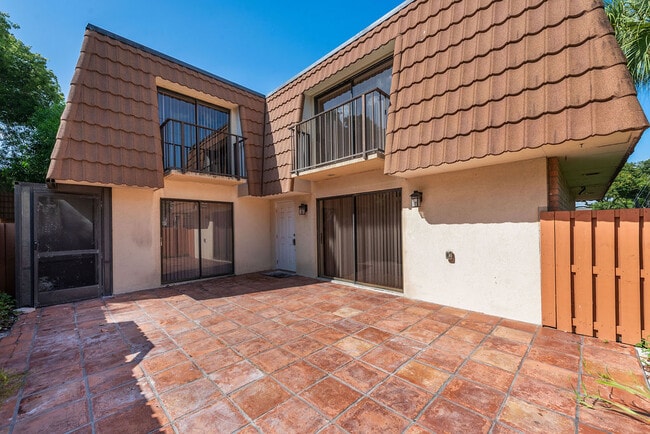 Building Photo - 185 Charter Way