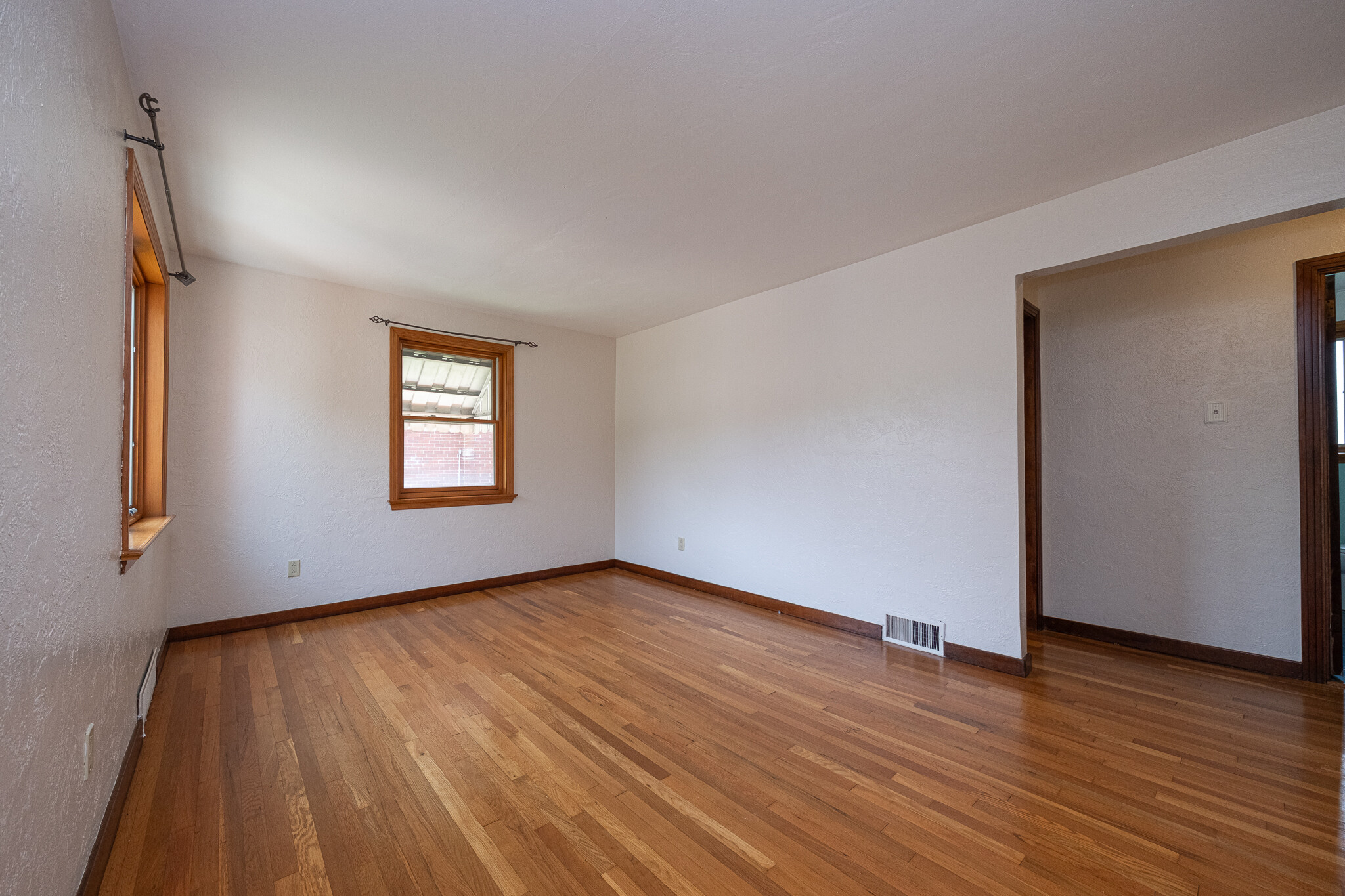 Building Photo - 445 Jenne Dr