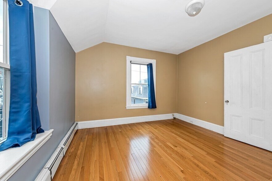 Building Photo - 12 Eldora St