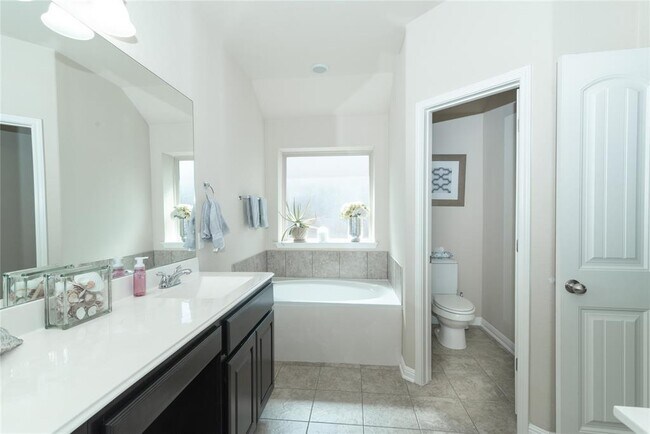 Building Photo - 8086 Arezzo Dr