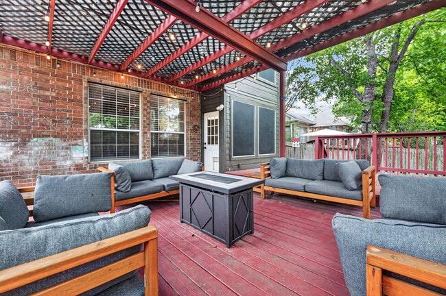 Building Photo - 11127 Quail Pass