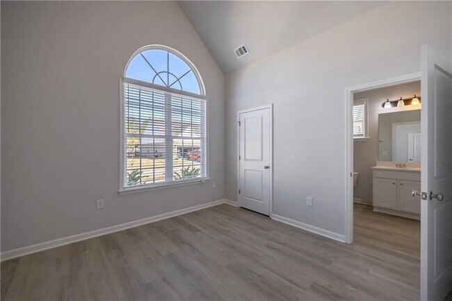 Building Photo - 931 Park Pl St