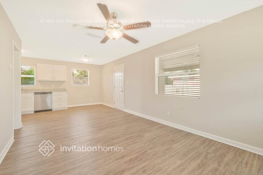 Building Photo - 1144 Skye Dr E