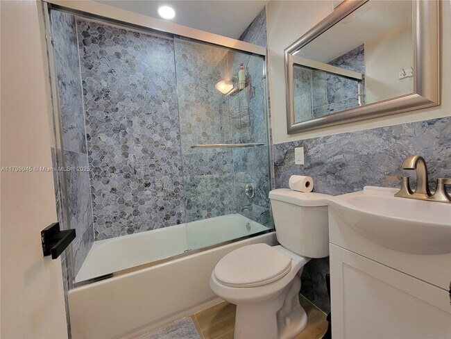 Building Photo - 913 Lighthouse Dr