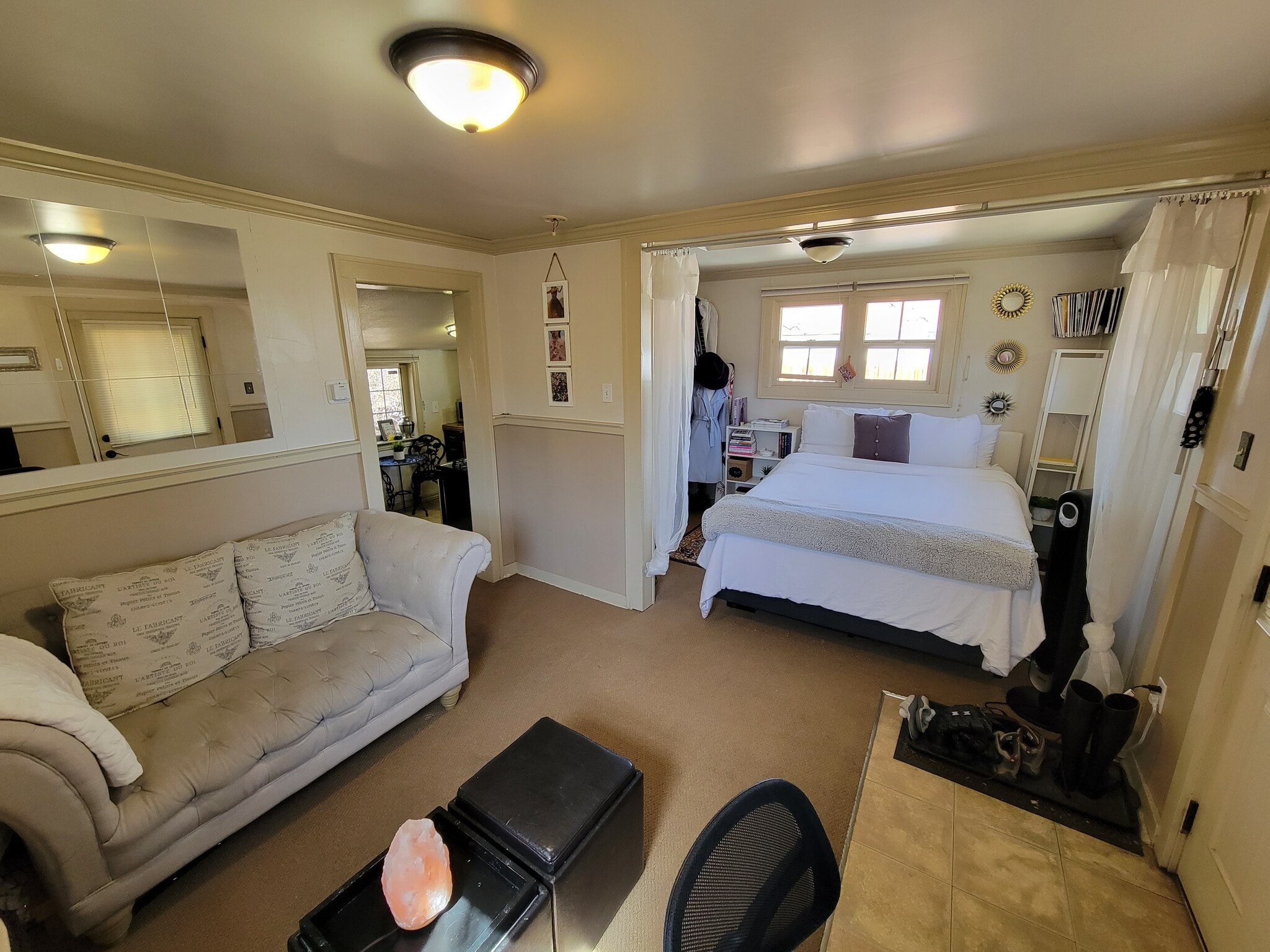 Building Photo - 1675 Ulster St