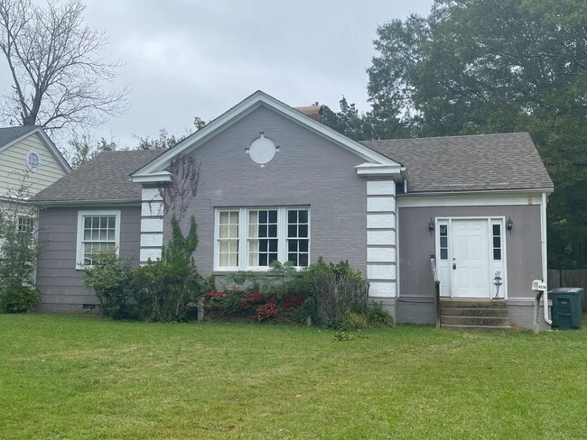 Primary Photo - Southmont home with large backyard