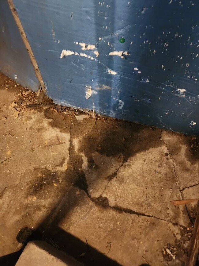 Building Photo - 413-415-415 N 6th Ave