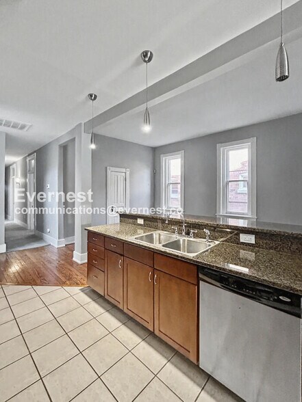 Building Photo - 2034 W Grace St