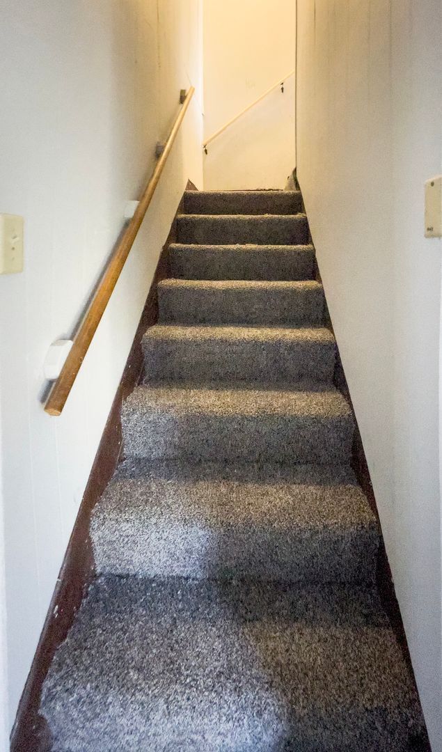 Building Photo - Downtown Home with fence and nice updates and clawfoot tub