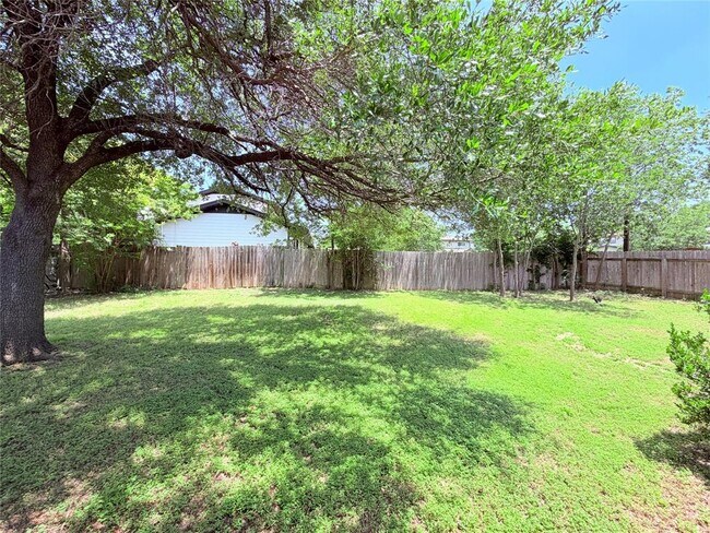 Building Photo - 8701 Parkfield Dr