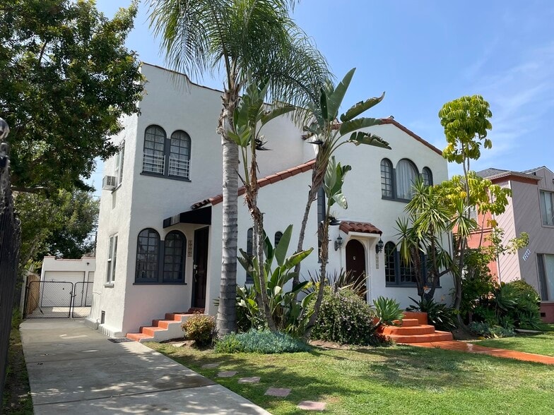 Front of house - 1213 S Ridgeley Dr