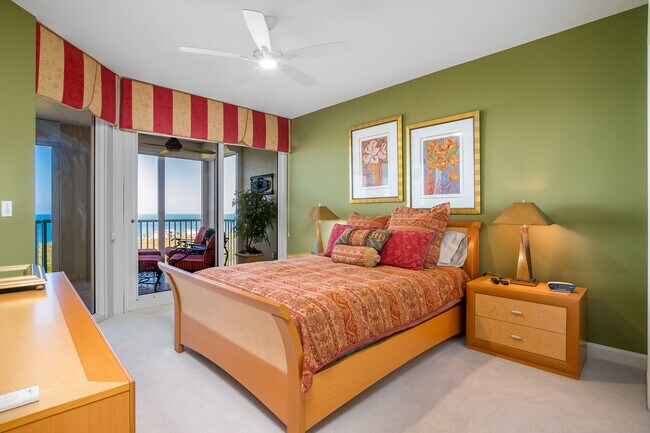 Building Photo - 7117 Pelican Bay Blvd