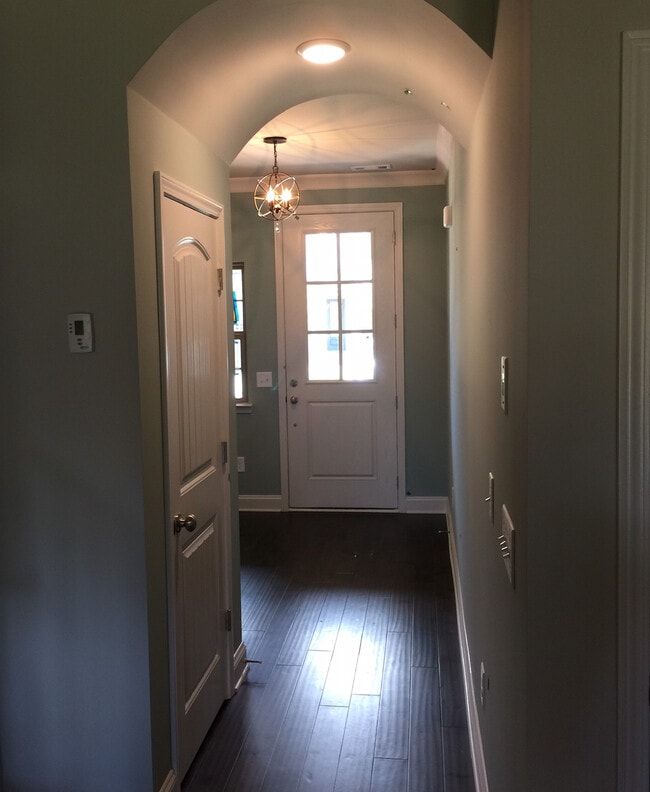 Building Photo - 1444 Channing Dr