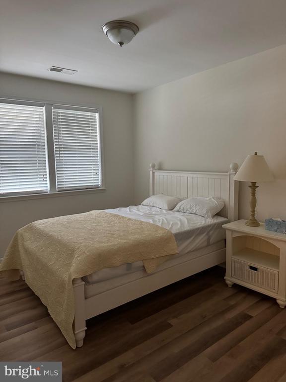 Building Photo - 622 Oyster Bay Pl