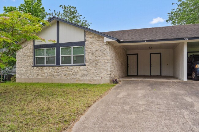 Building Photo - 701 Ramble Ln