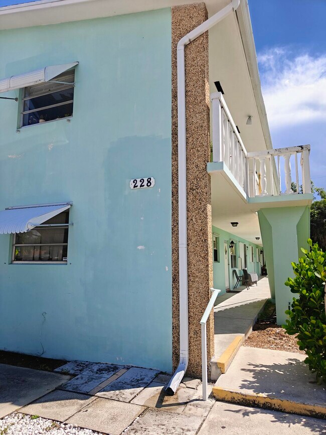 Building Photo - 228 N Federal Hwy