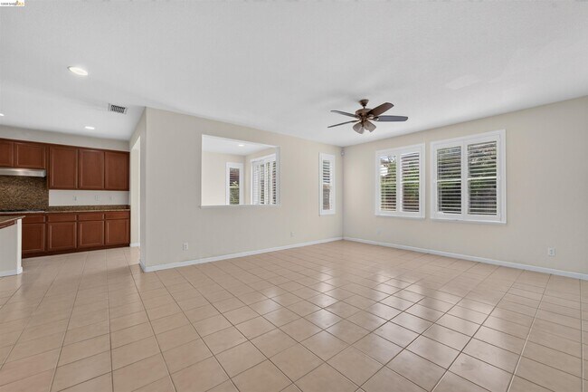 Building Photo - 6708 Sao Tiago Way