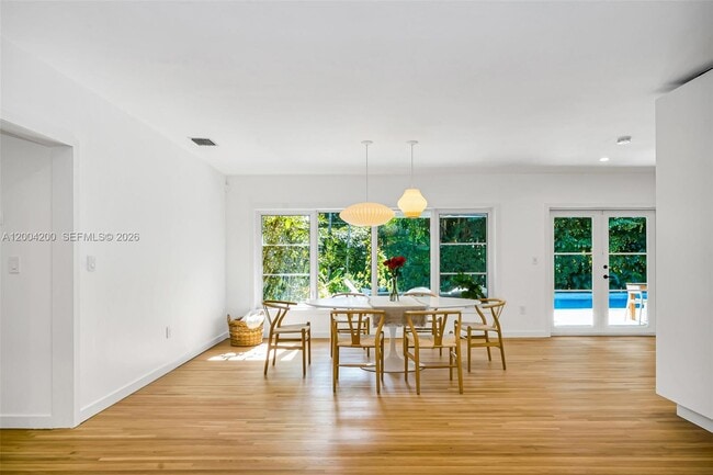 Building Photo - 1010 Placetas Ave