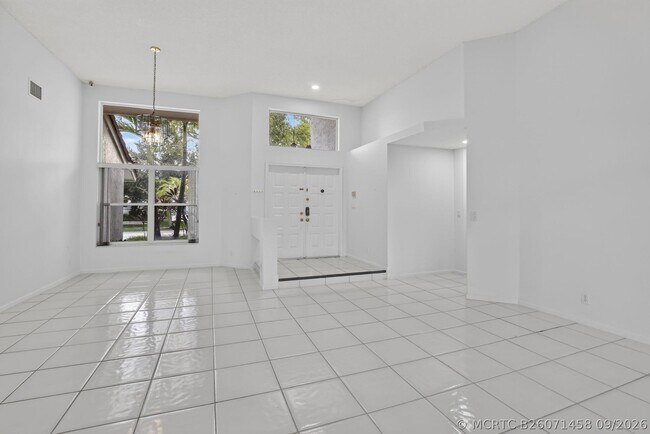Building Photo - 924 Spoonbill Cir