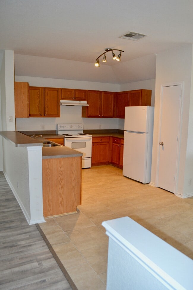 Building Photo - 304 Cattle Run