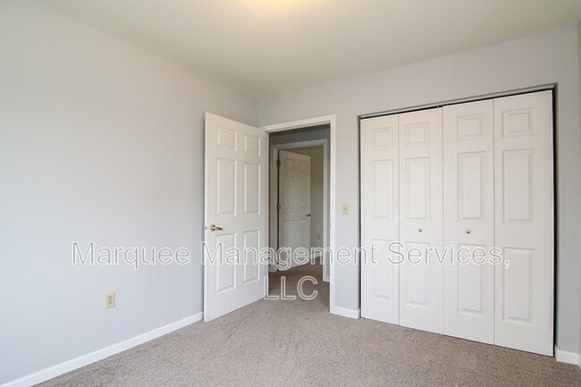 Building Photo - 112 Talon Pl