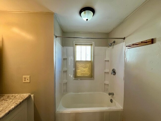 Building Photo - 619 Werle Ave