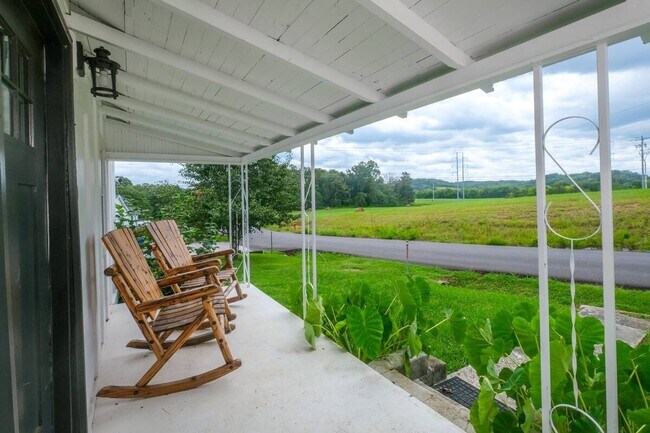 Building Photo - The Fancy Little Farmhouse