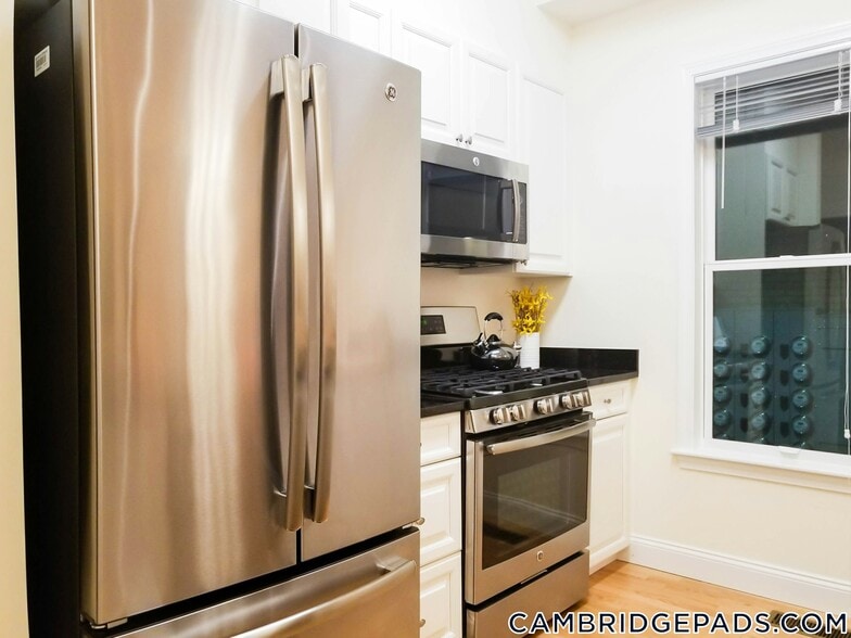 Building Photo - 15 Langdon St