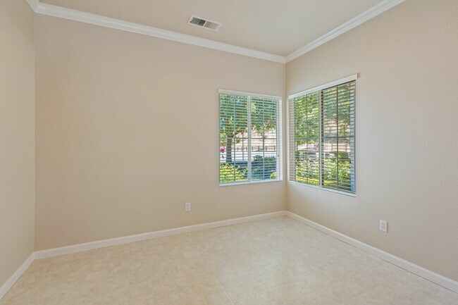Building Photo - 300 Homewood Ct