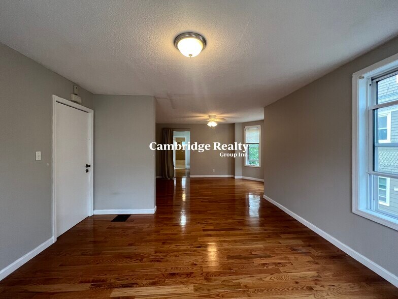 Building Photo - 15 Hudson St