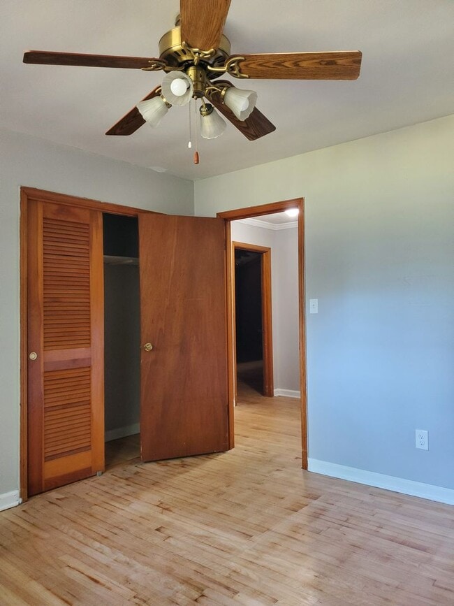 Building Photo - 218 Brookwood Dr