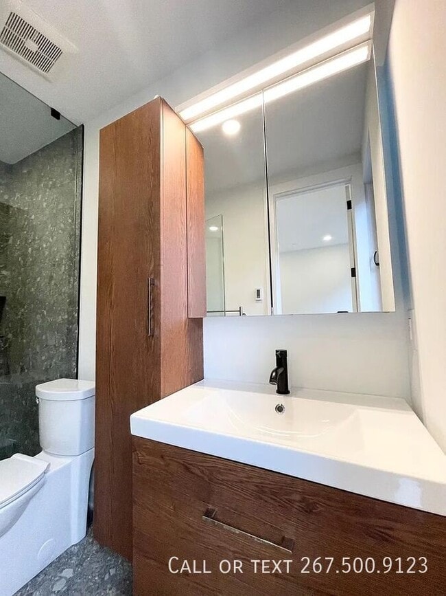 Building Photo - 1306 N Front St