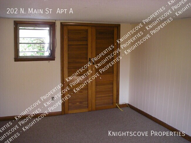 Building Photo - 202 N Main St