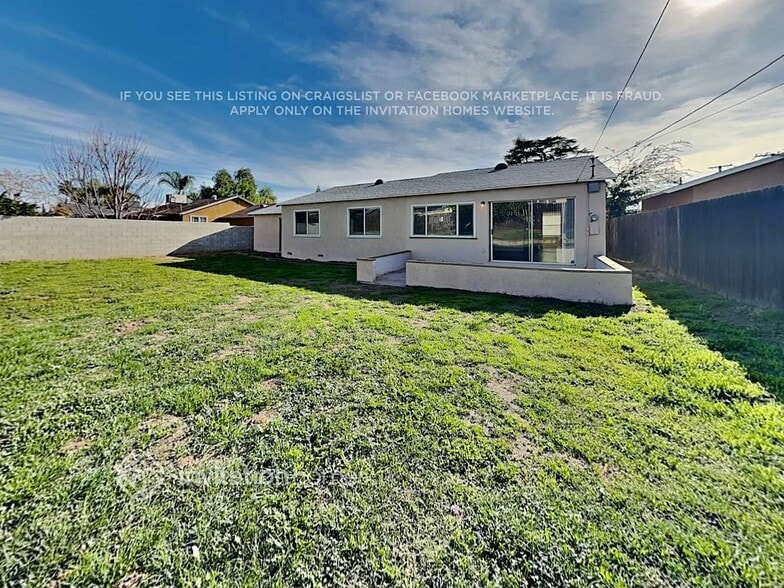 Building Photo - 10126 Stafford St