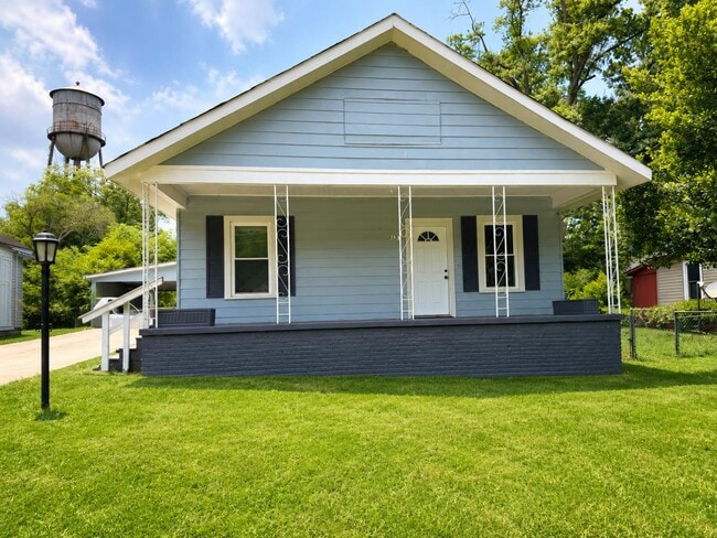 Building Photo - 427 Lakeview St