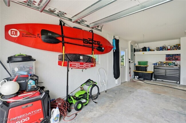 Building Photo - 6163 Plumosa Ave