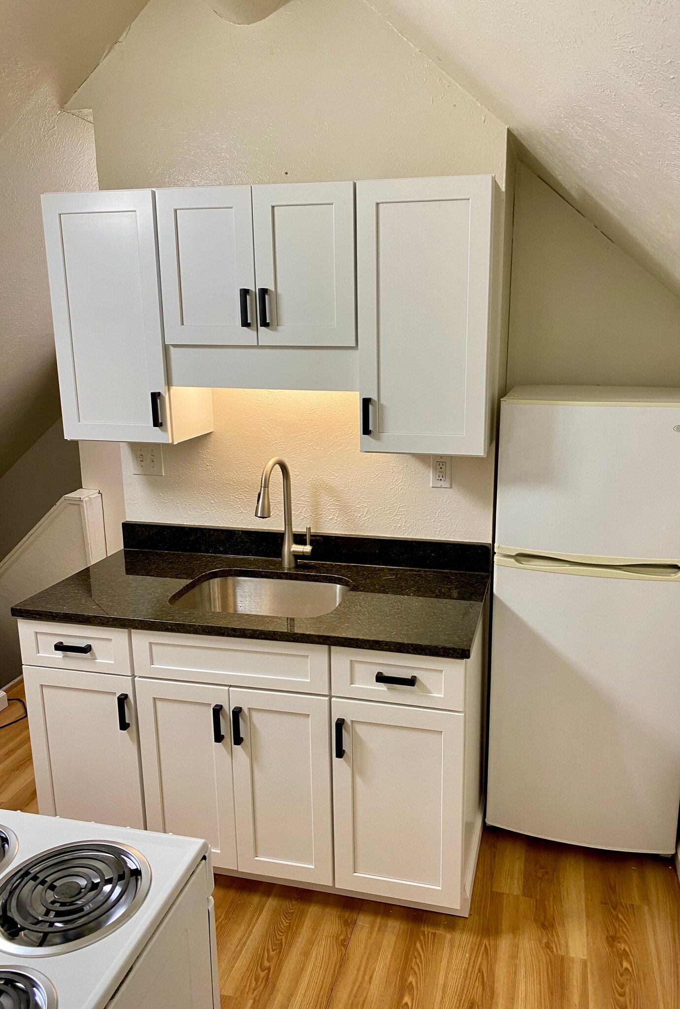 kitchen - 2479 E 124th St