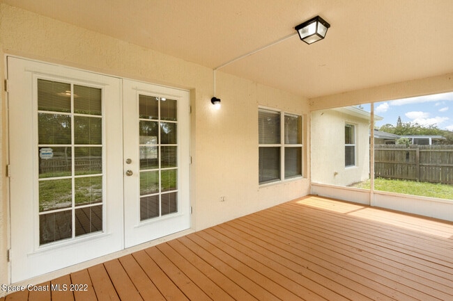 Building Photo - 163 Abello Rd SE