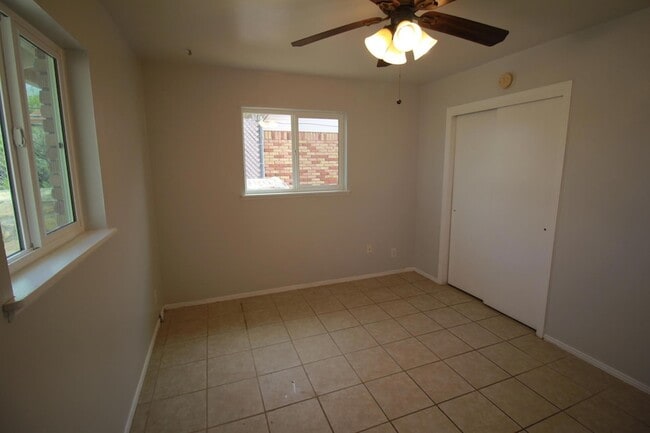 Building Photo - 5725 Waycross Ave