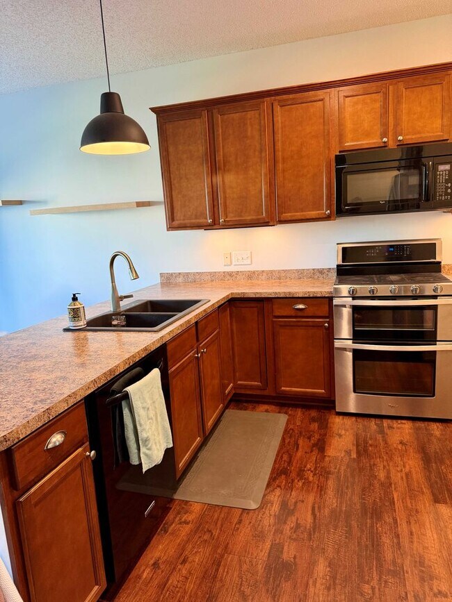 Building Photo - Savage TownHome for Rent