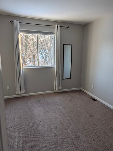 Building Photo - 634 Hancock Ct